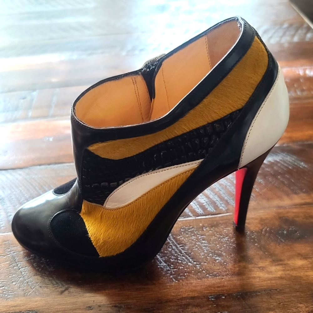 Christian louboutin short boot 100 multi material size 36.5